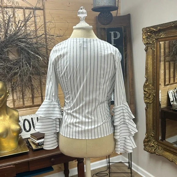 Aqua ruffle sleeve blouse - Picture 7 of 9